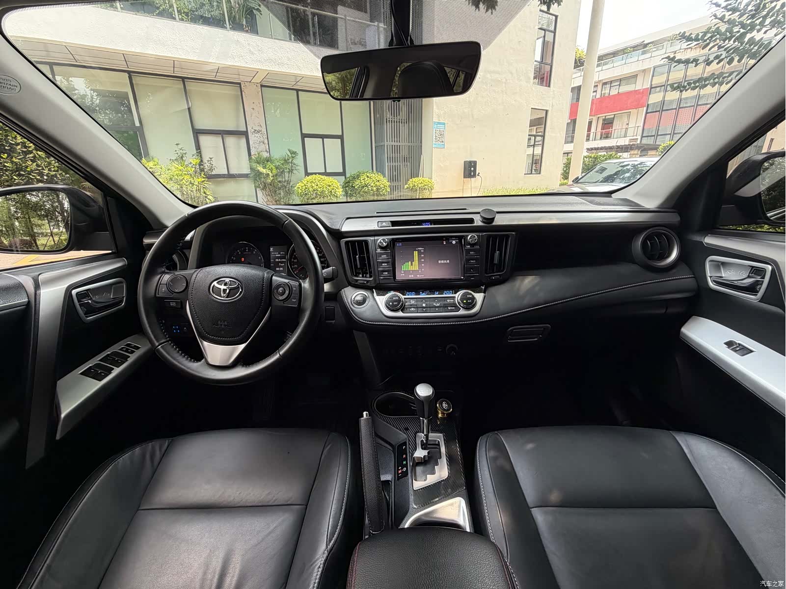 Toyota RAV4, 2017 10