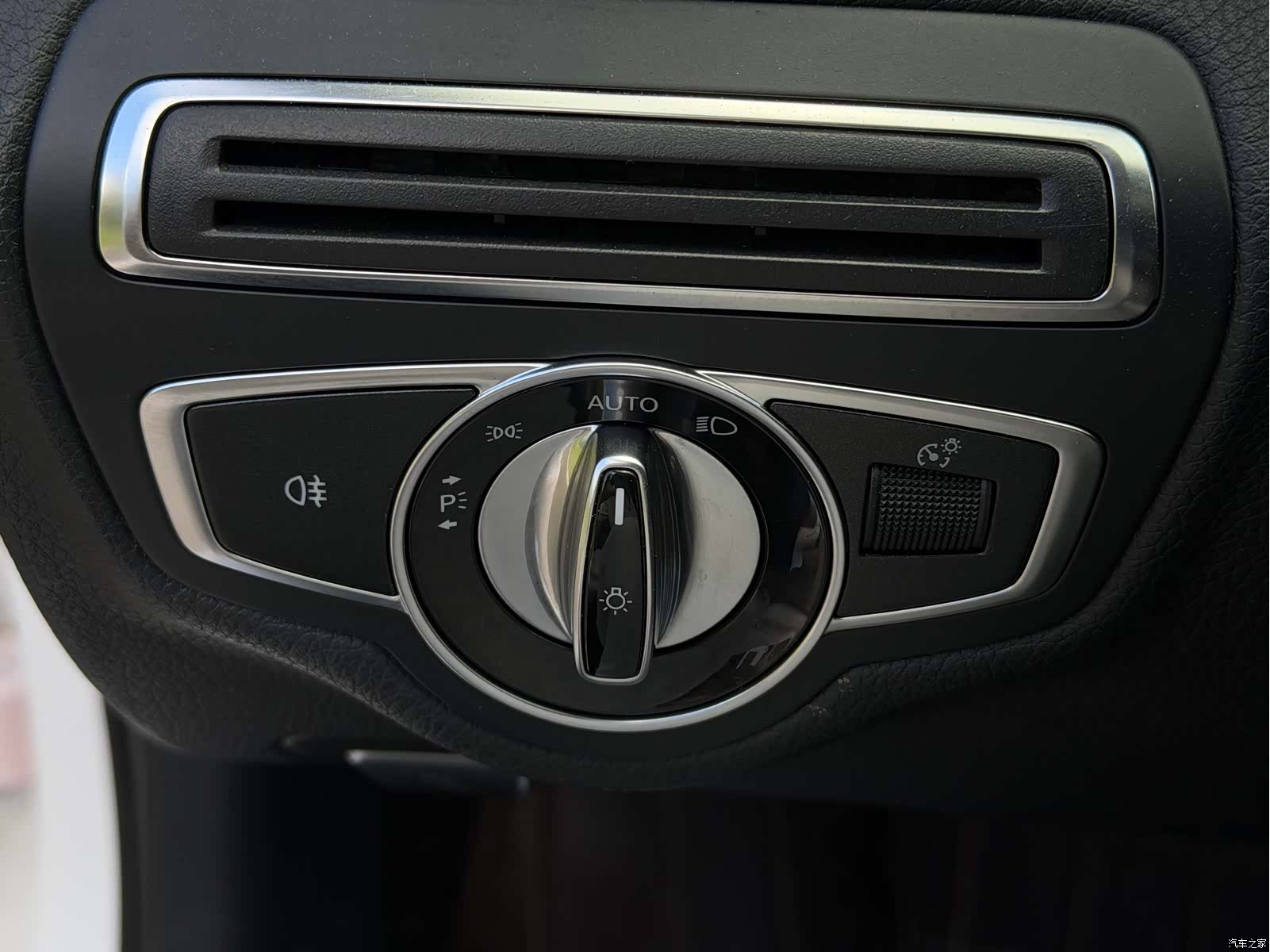 Mercedes-Benz C-Class, 2015 25
