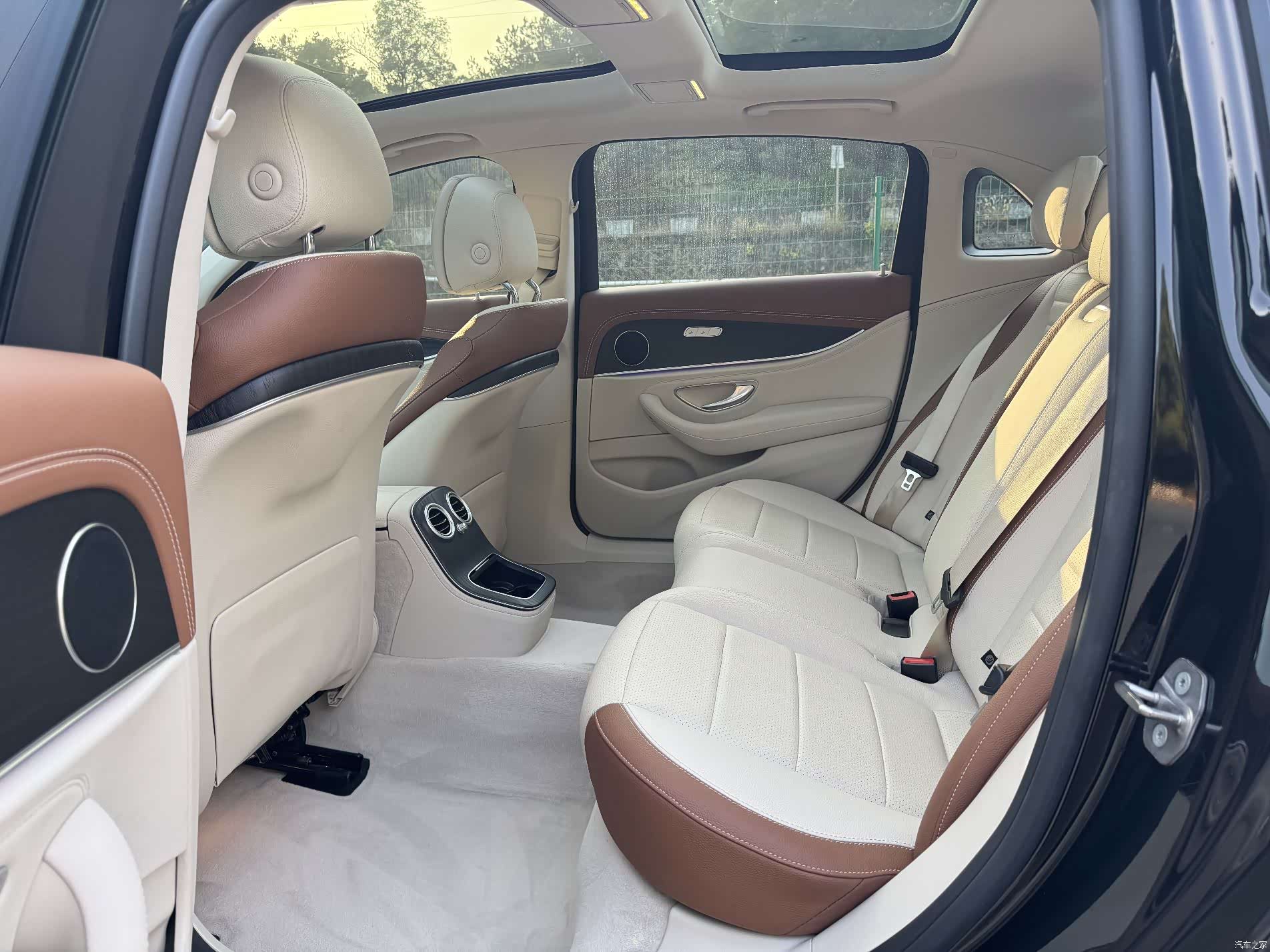 Mercedes-Benz E-Class, 2022 12