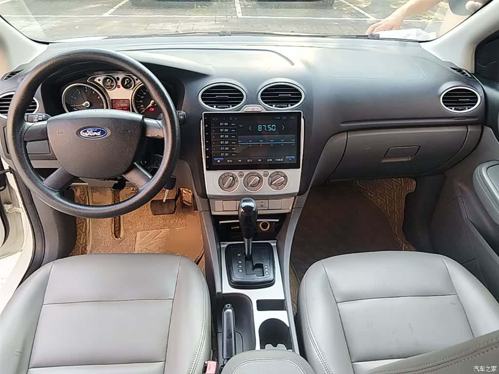 Ford Focus, 2014 10