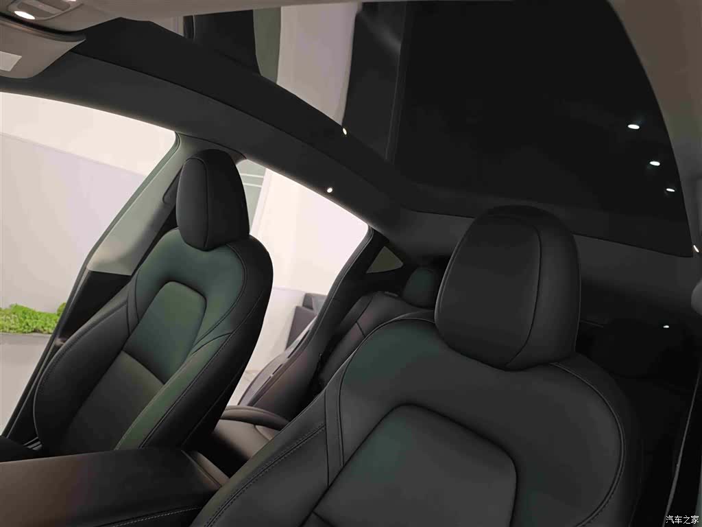 Tesla Model Y, 2024 13