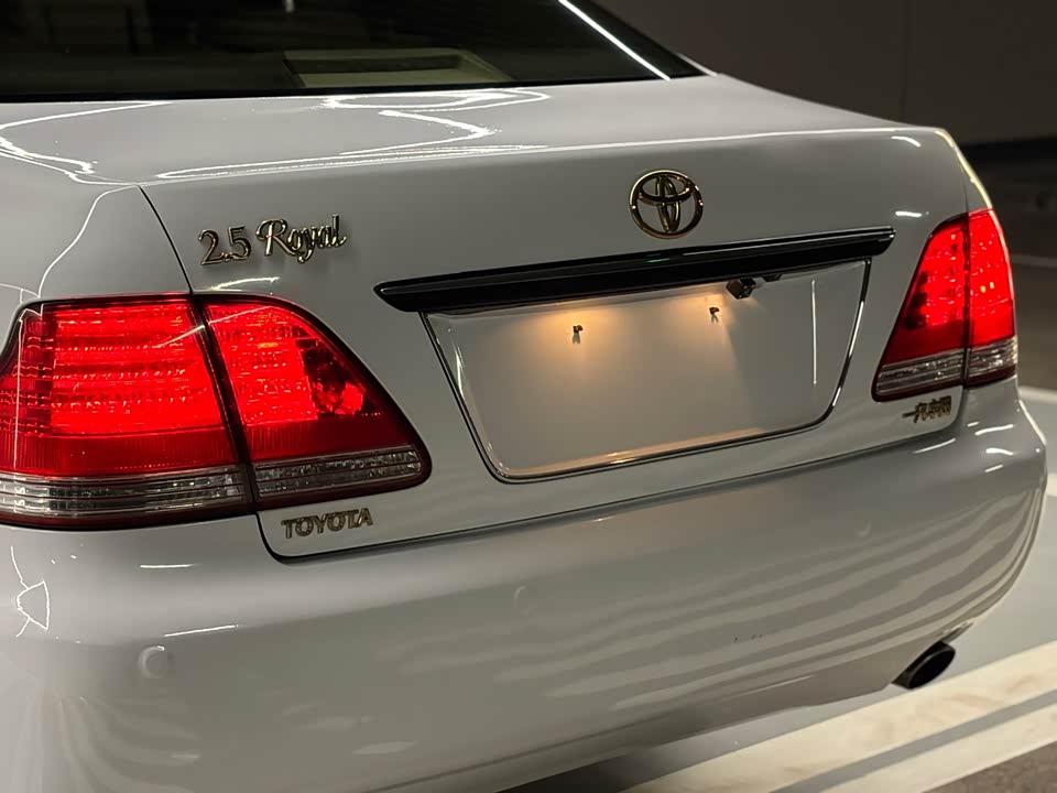Toyota crown