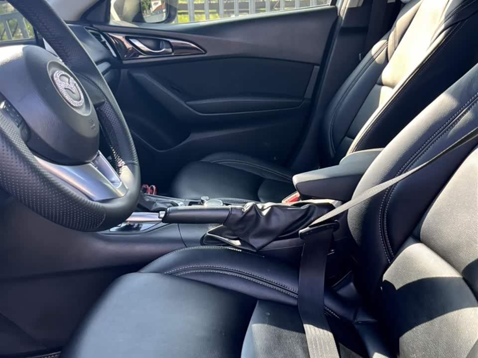 Mazda 3 Angkesaila