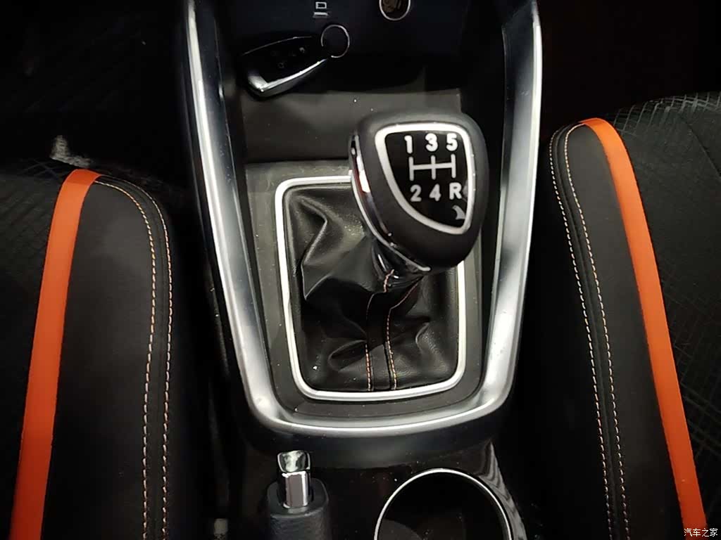 BAIC A6, 2021 14