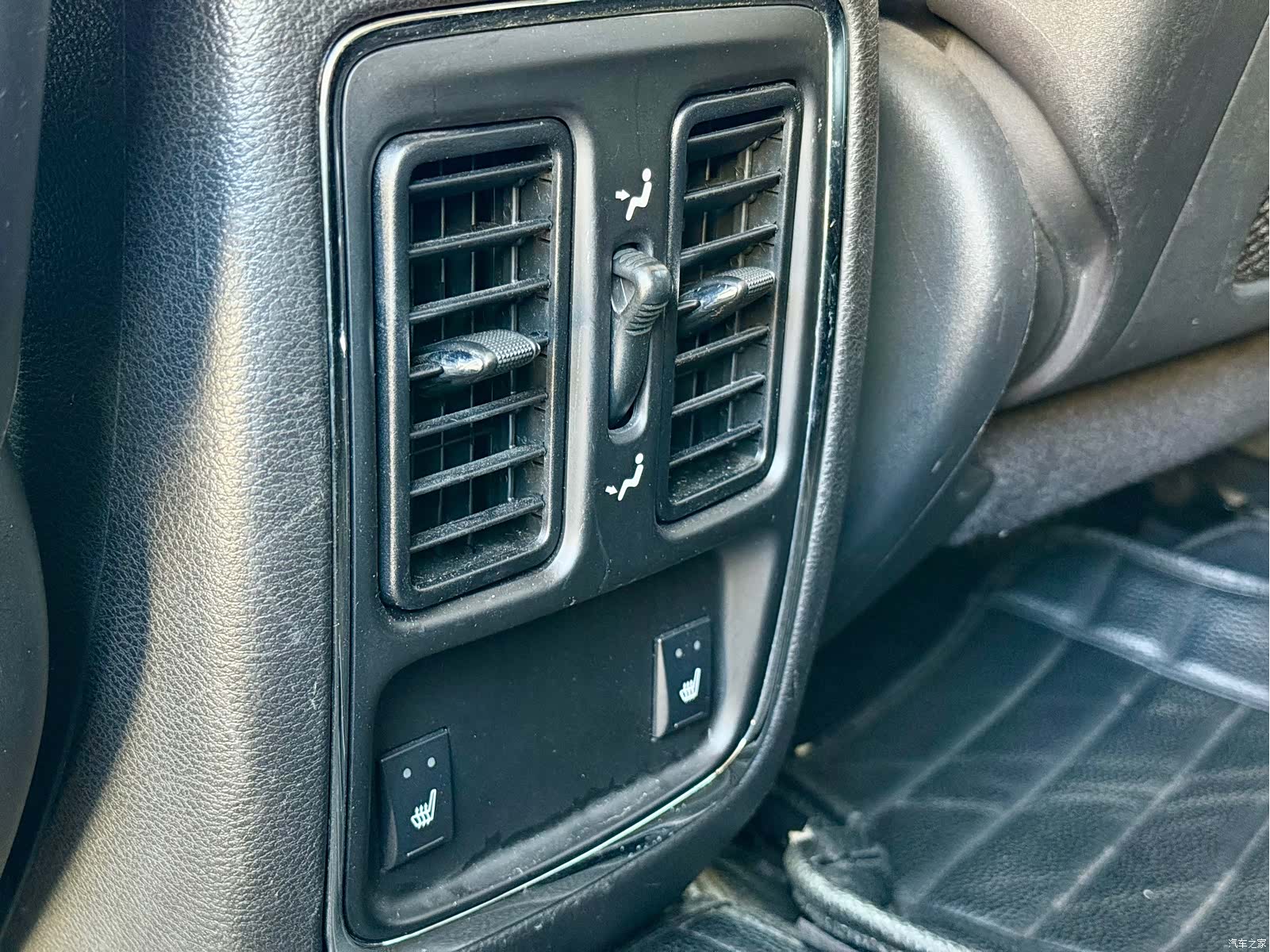 Jeep Grand Cherokee, 2012 15