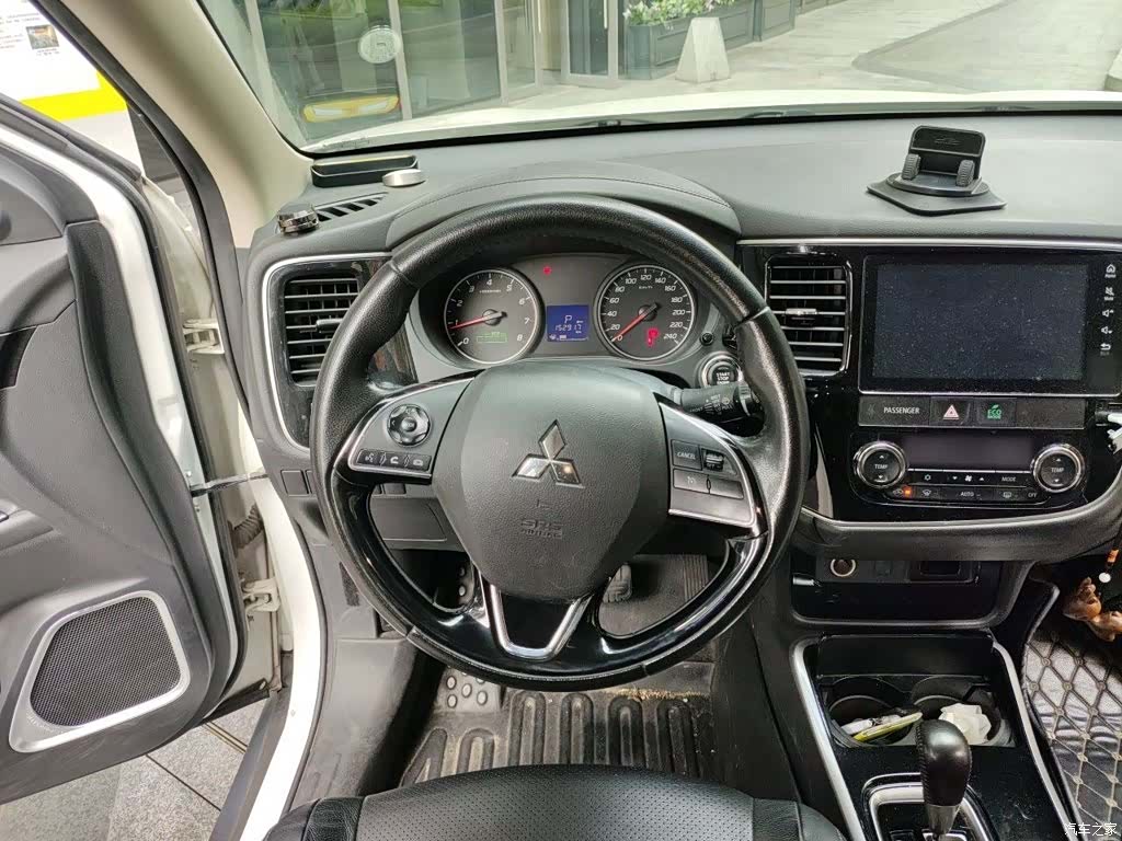 Mitsubishi Outlander, 2018 3