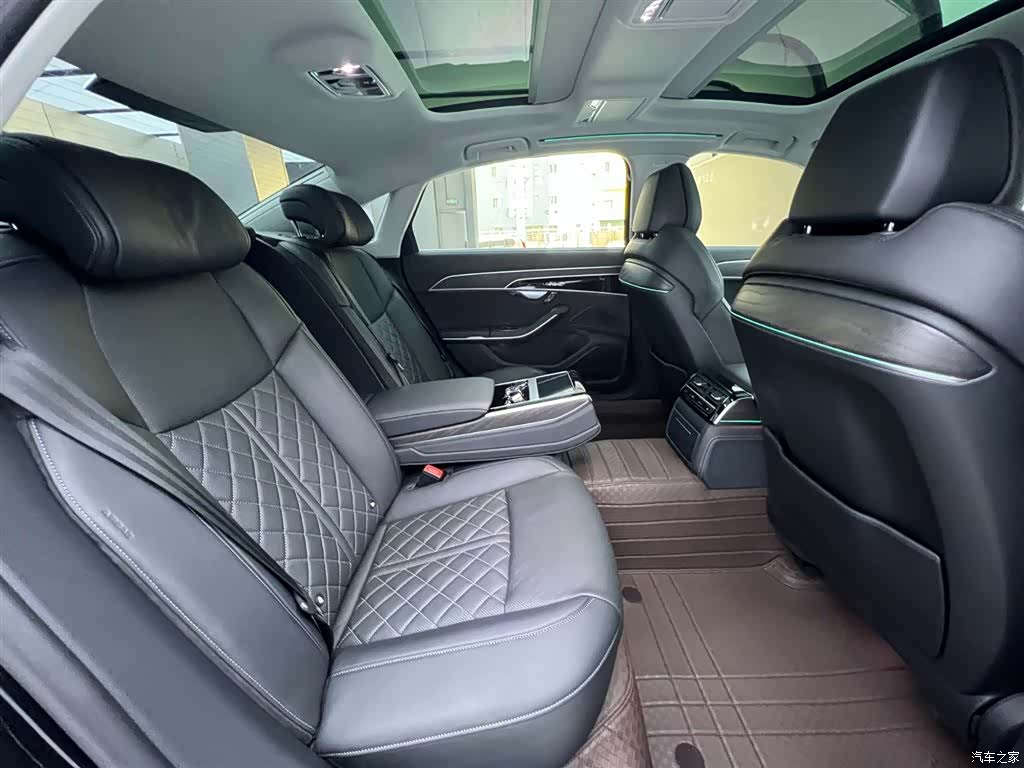 Audi A8L, 2022 25