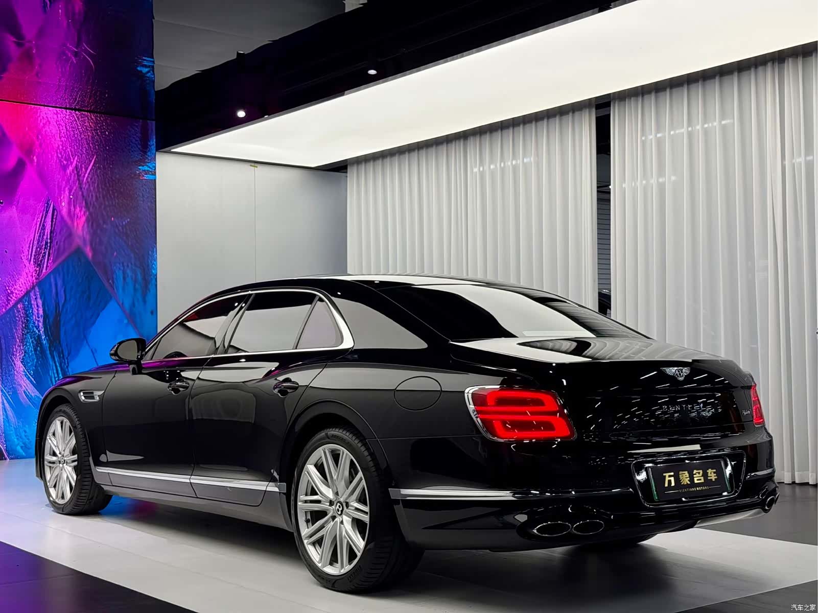 Bentley Flying Spur, 2024 4