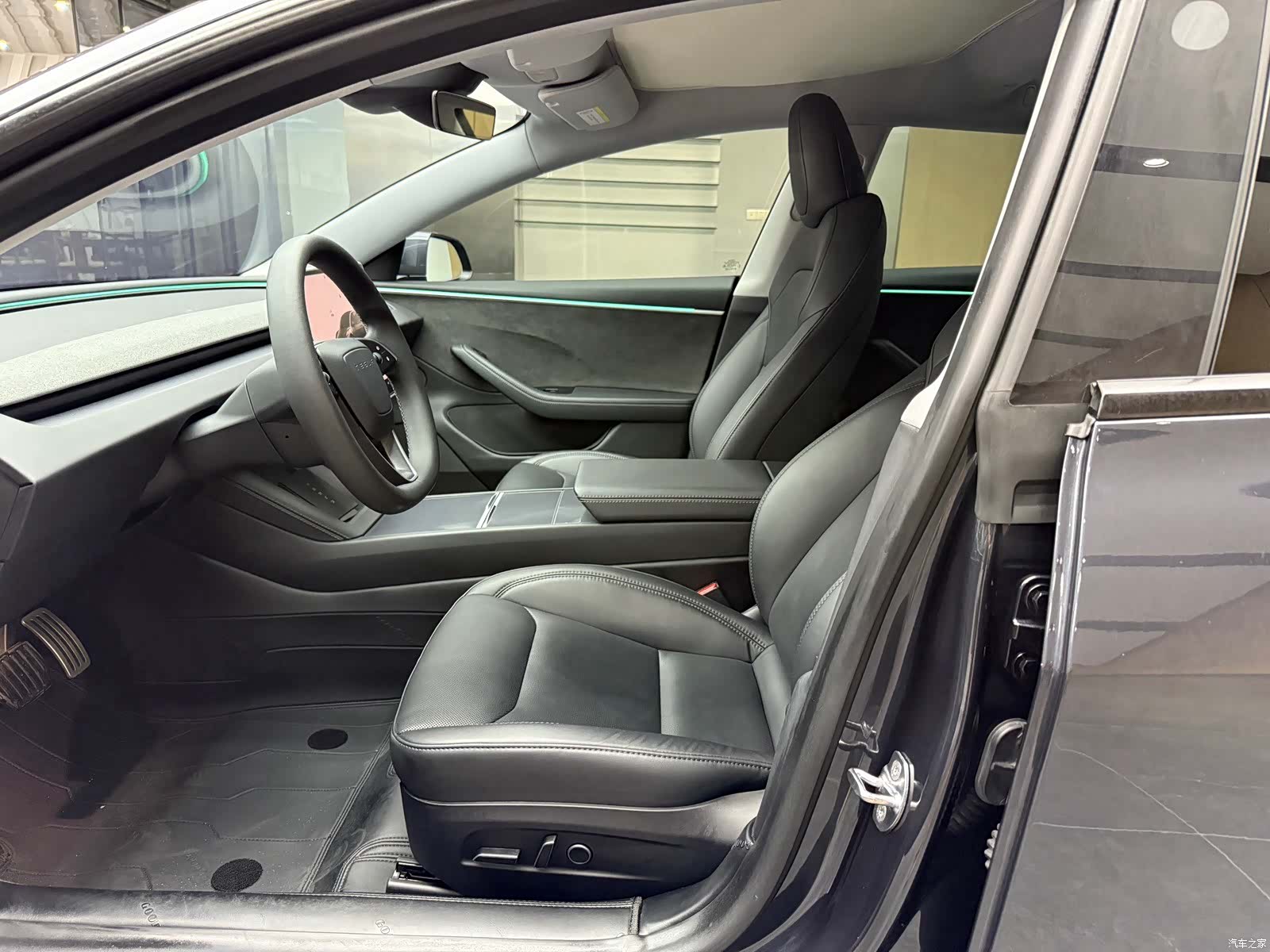 Tesla Model 3, 2024 все фото