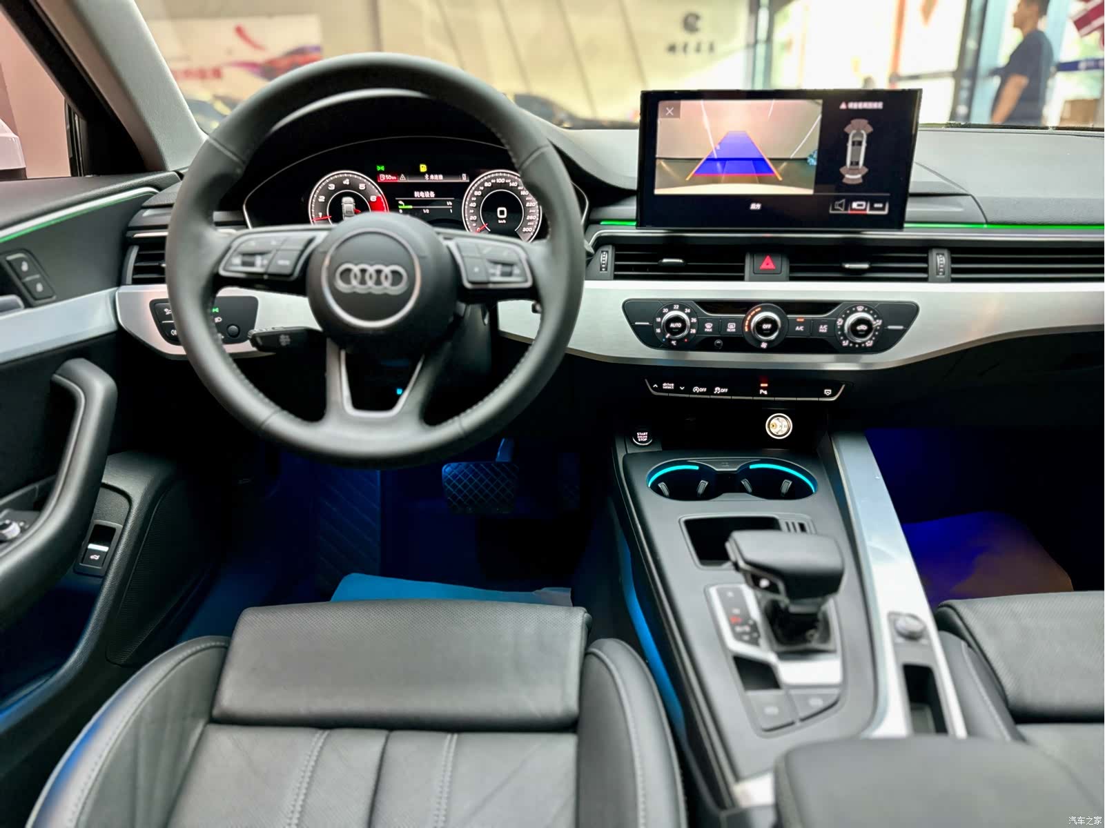 Audi A4L, 2022 все фото
