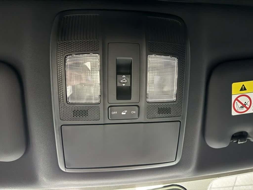 Mazda CX-4, 2023 15