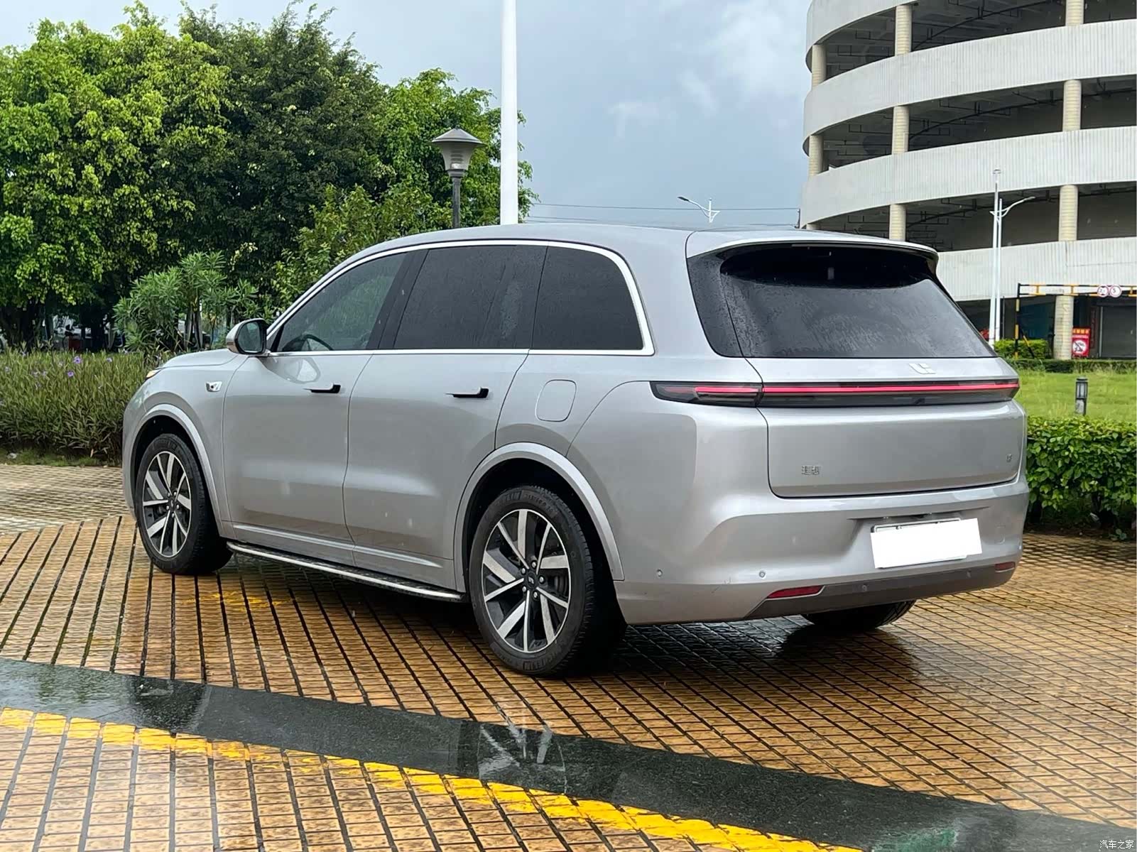 Li Auto L8, 2023 7