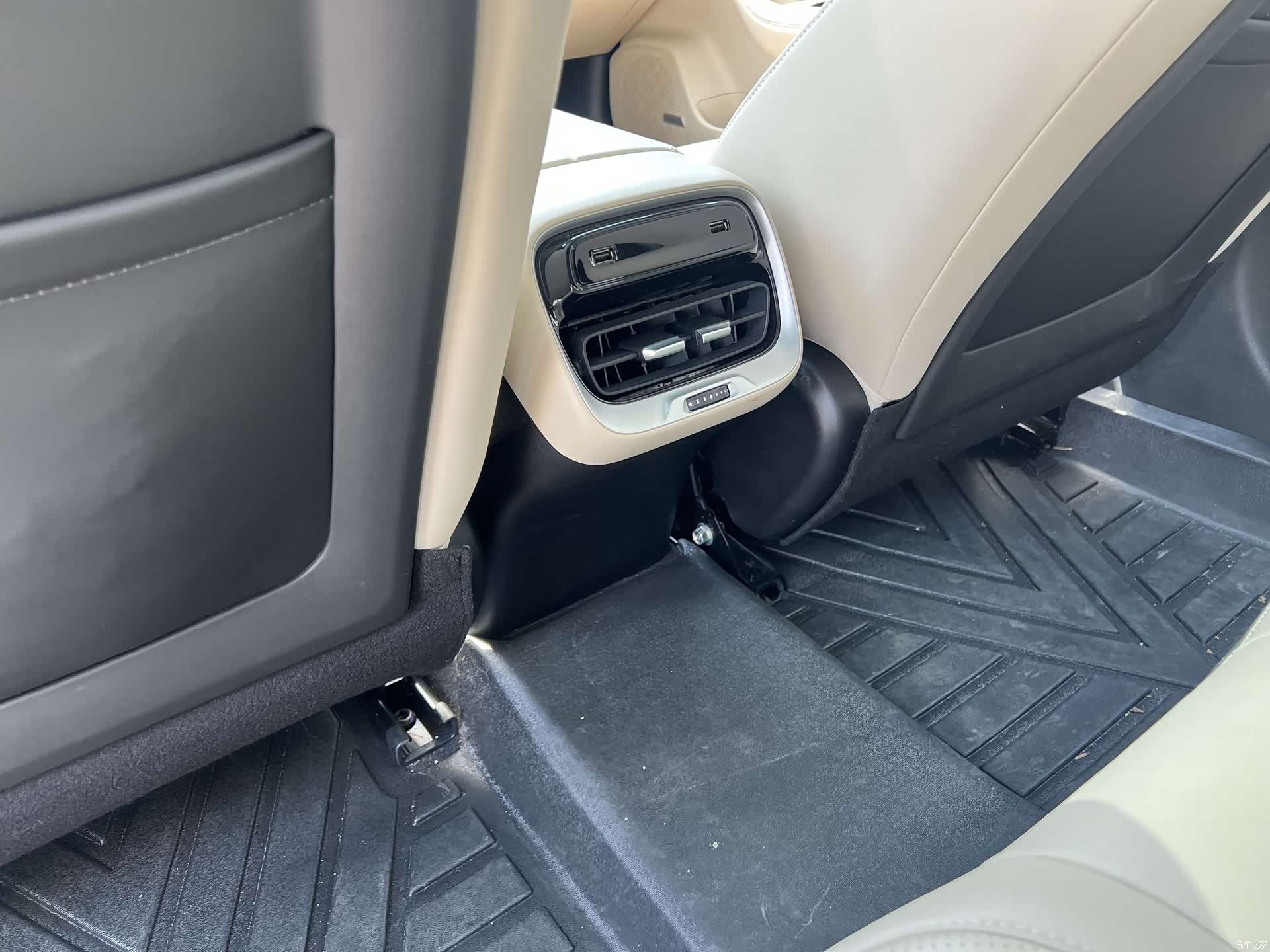 Xpeng P7, 2022 10