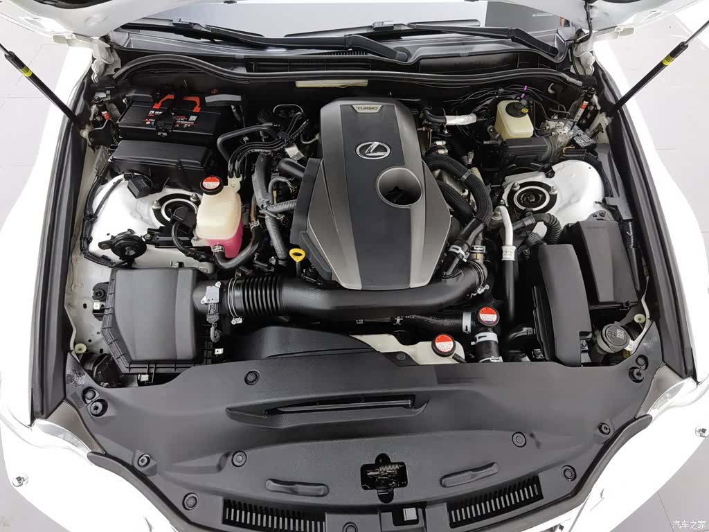 Lexus IS, 2016 6