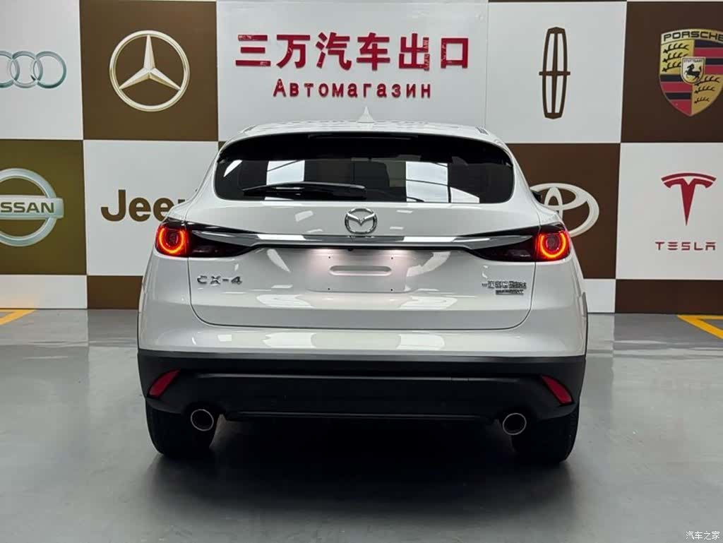 Mazda CX-4, 2023 все фото