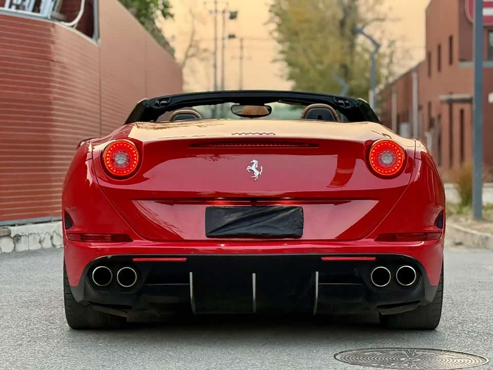 Ferrari California T