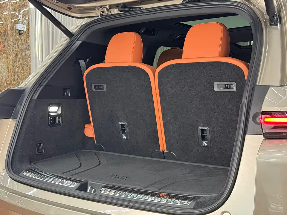 Li Auto Ideal L8
