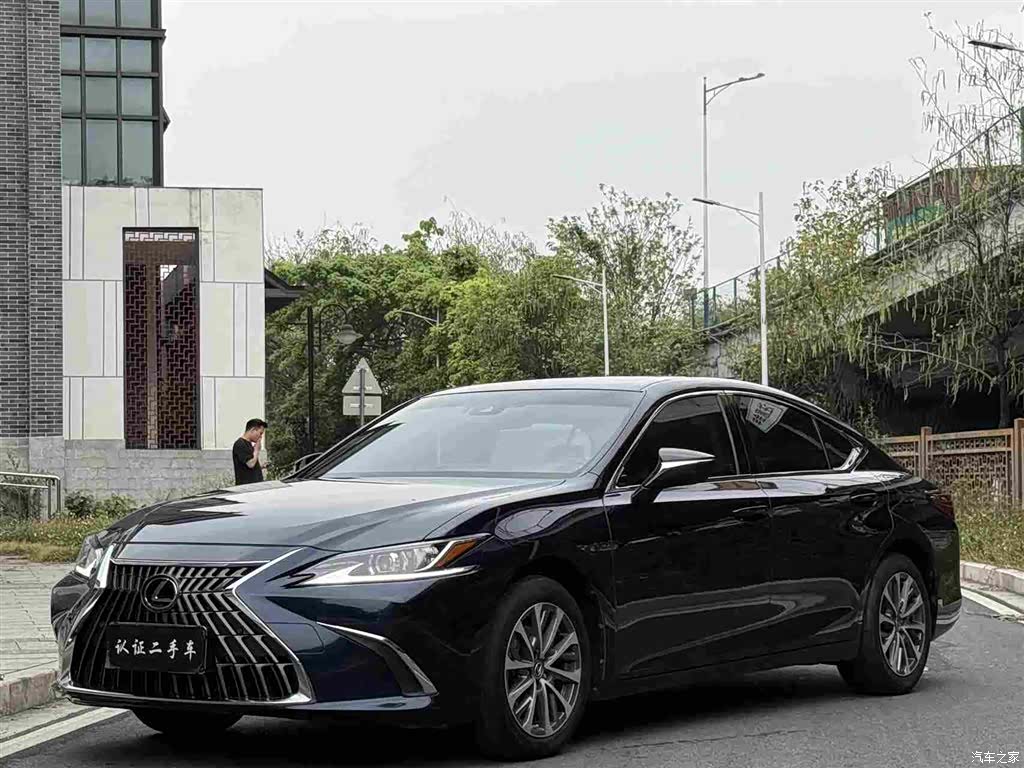 Lexus ES, 2023 3