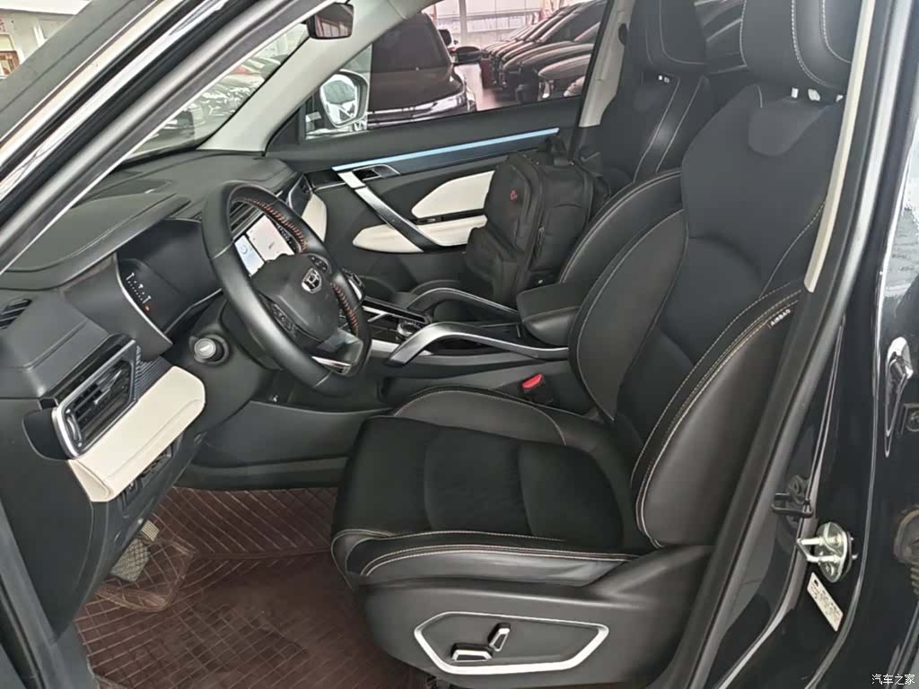 Geely Boyue, 2022 15
