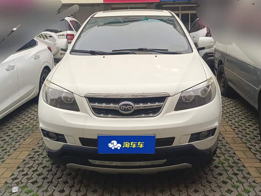 BYD S6