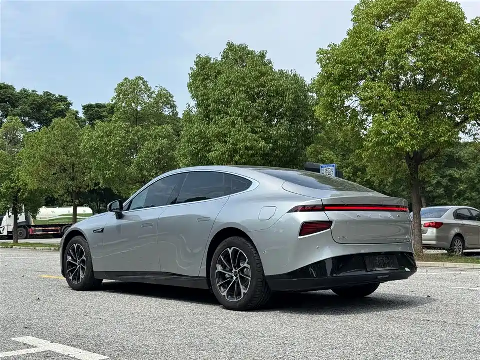 XPENG P7