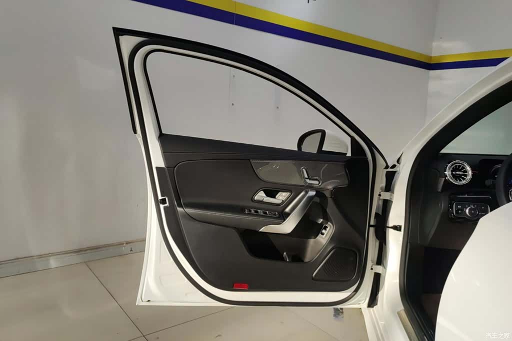 Mercedes-Benz A-Class, 2023 7