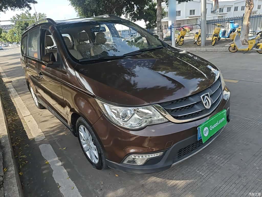 Wuling 730, 2015 4