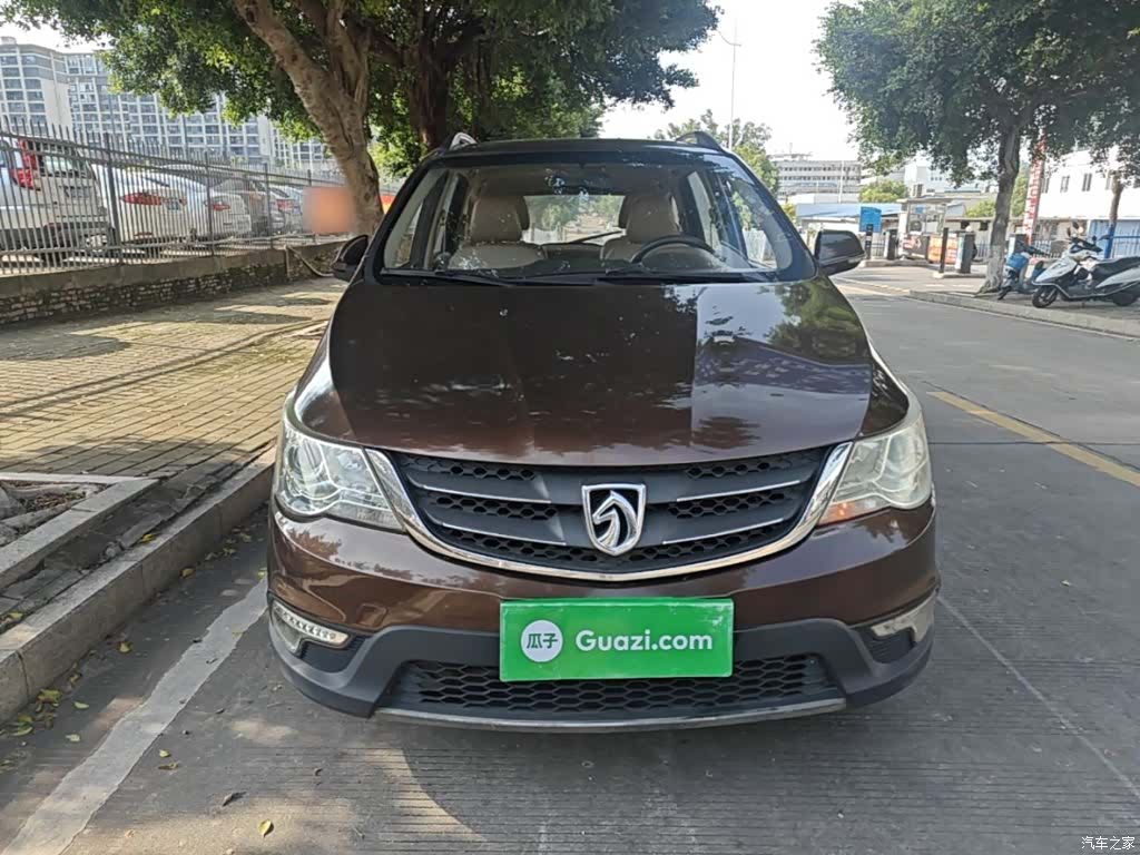 Wuling 730, 2015 3