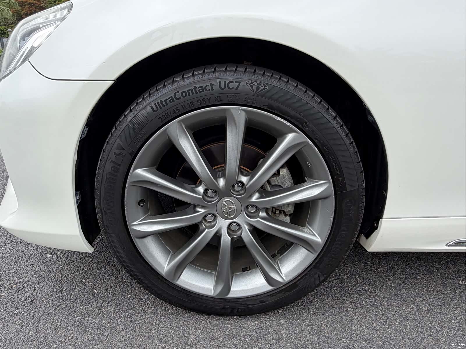 Toyota 2.5V, 2016 21