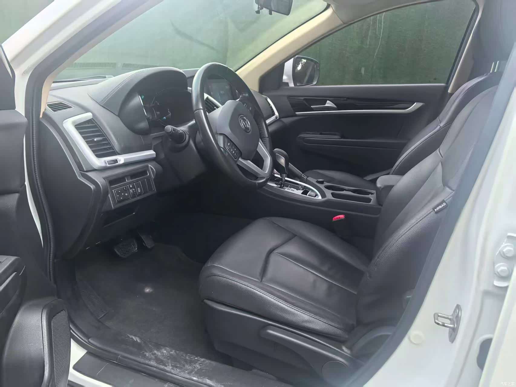 DongFeng AX7, 2016 12