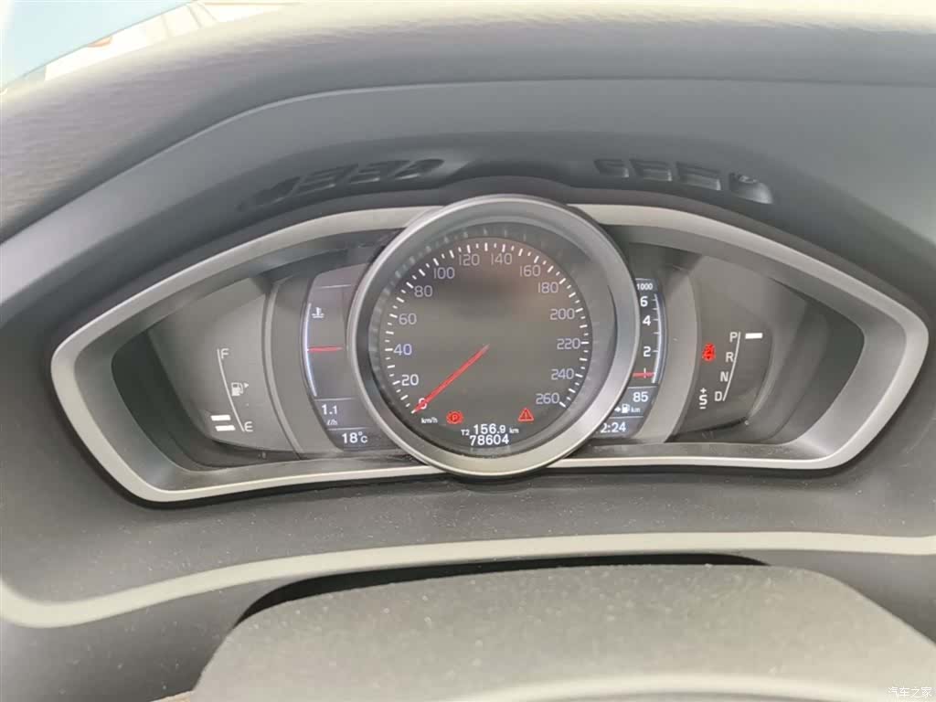 Volvo V40, 2016 12