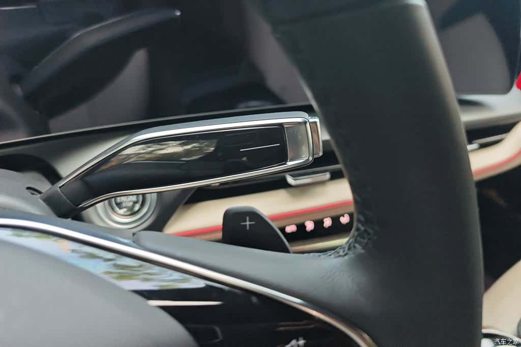 Cadillac GT4, 2025 16