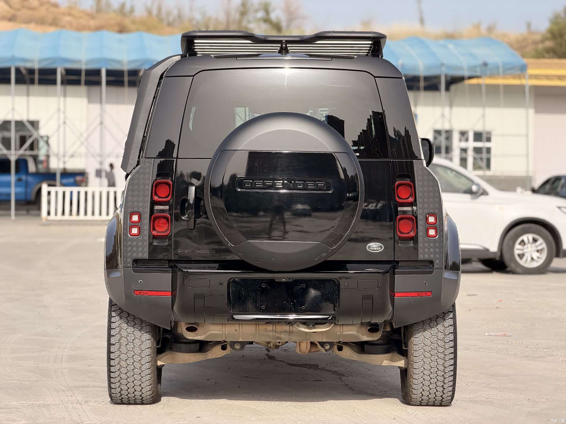 Land Rover Defender, 2021 4