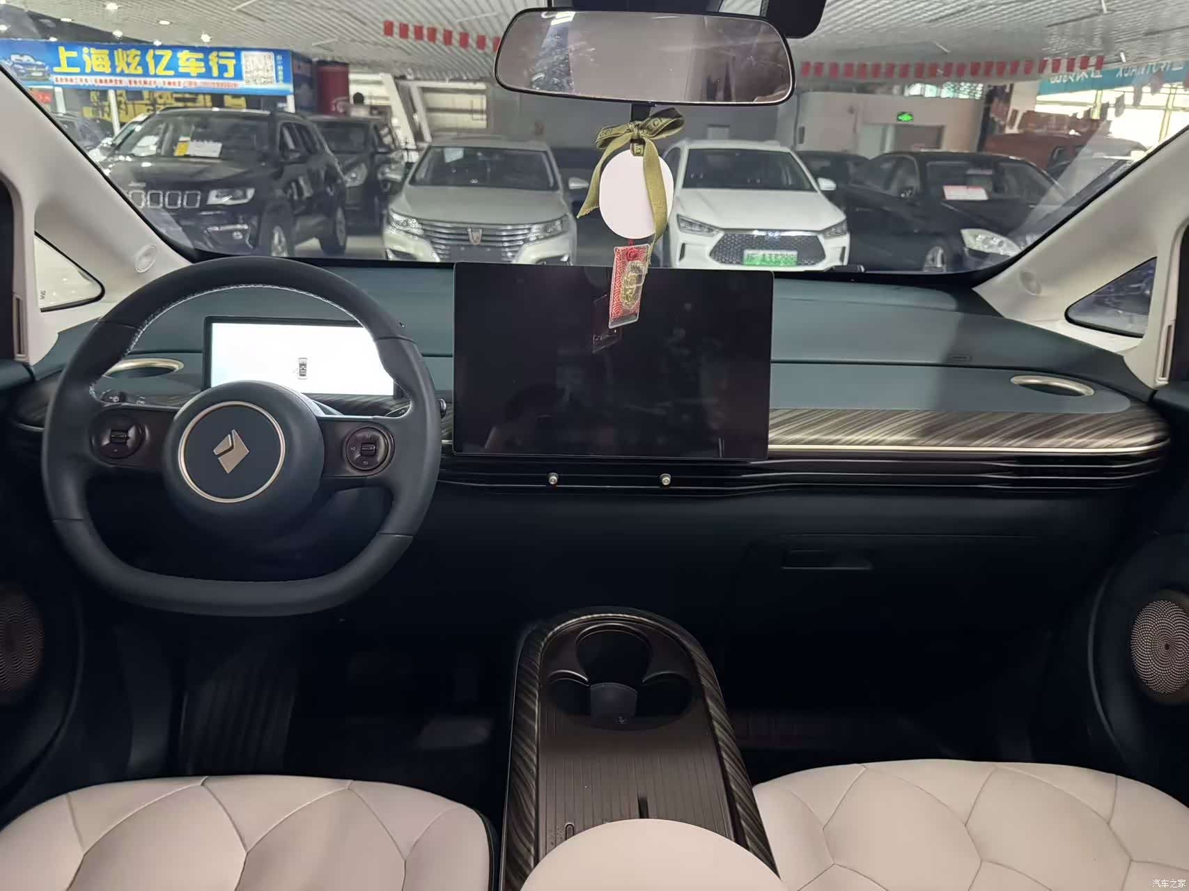 Wuling 460, 2023 6