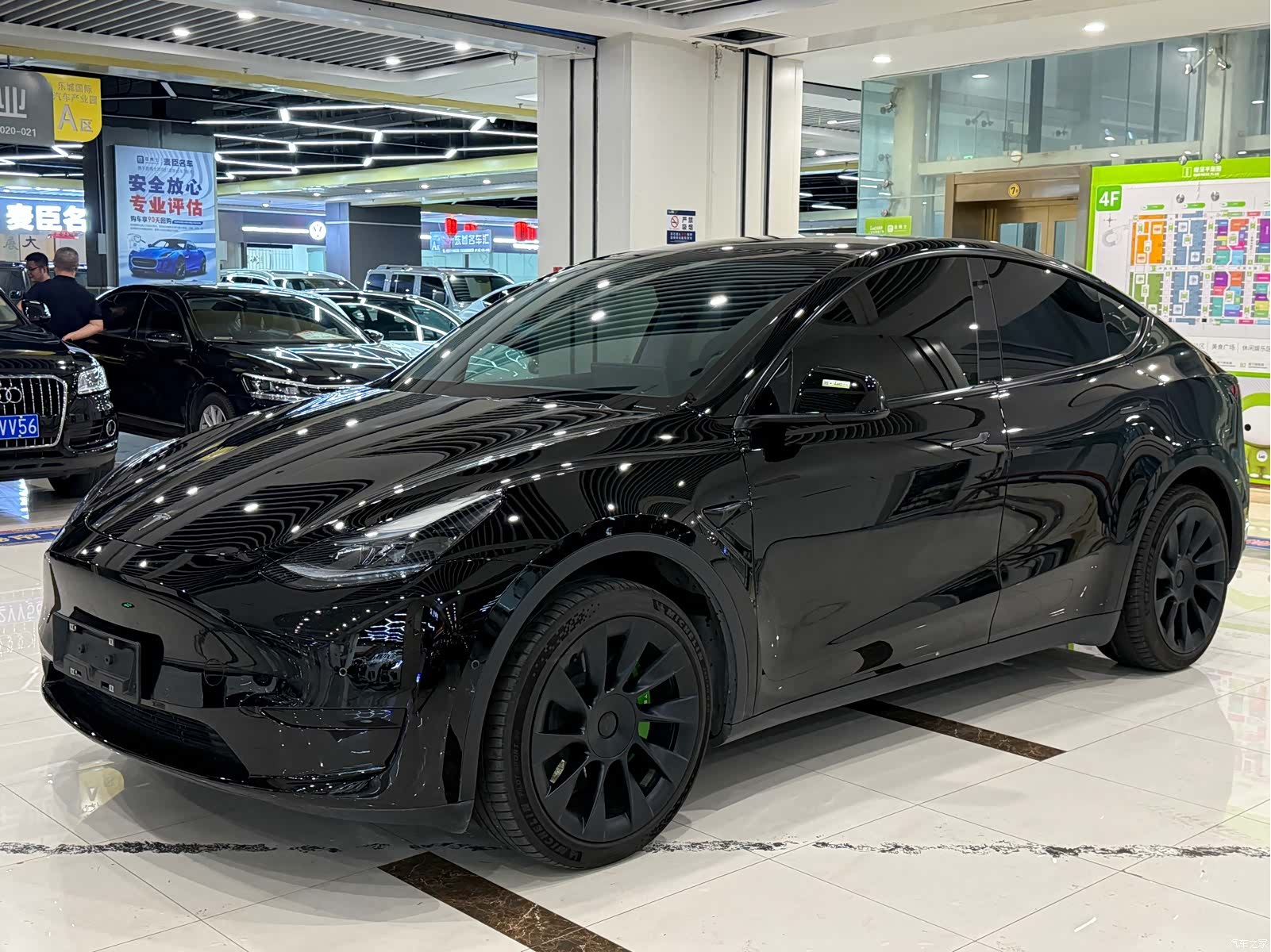 Tesla Model Y, 2023 1