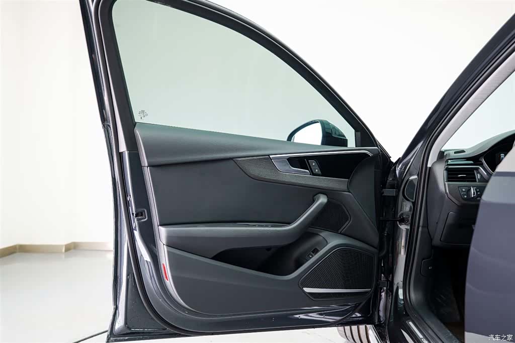 Audi A4, 2024 11