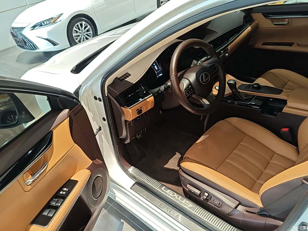 Lexus ES, 2018 16