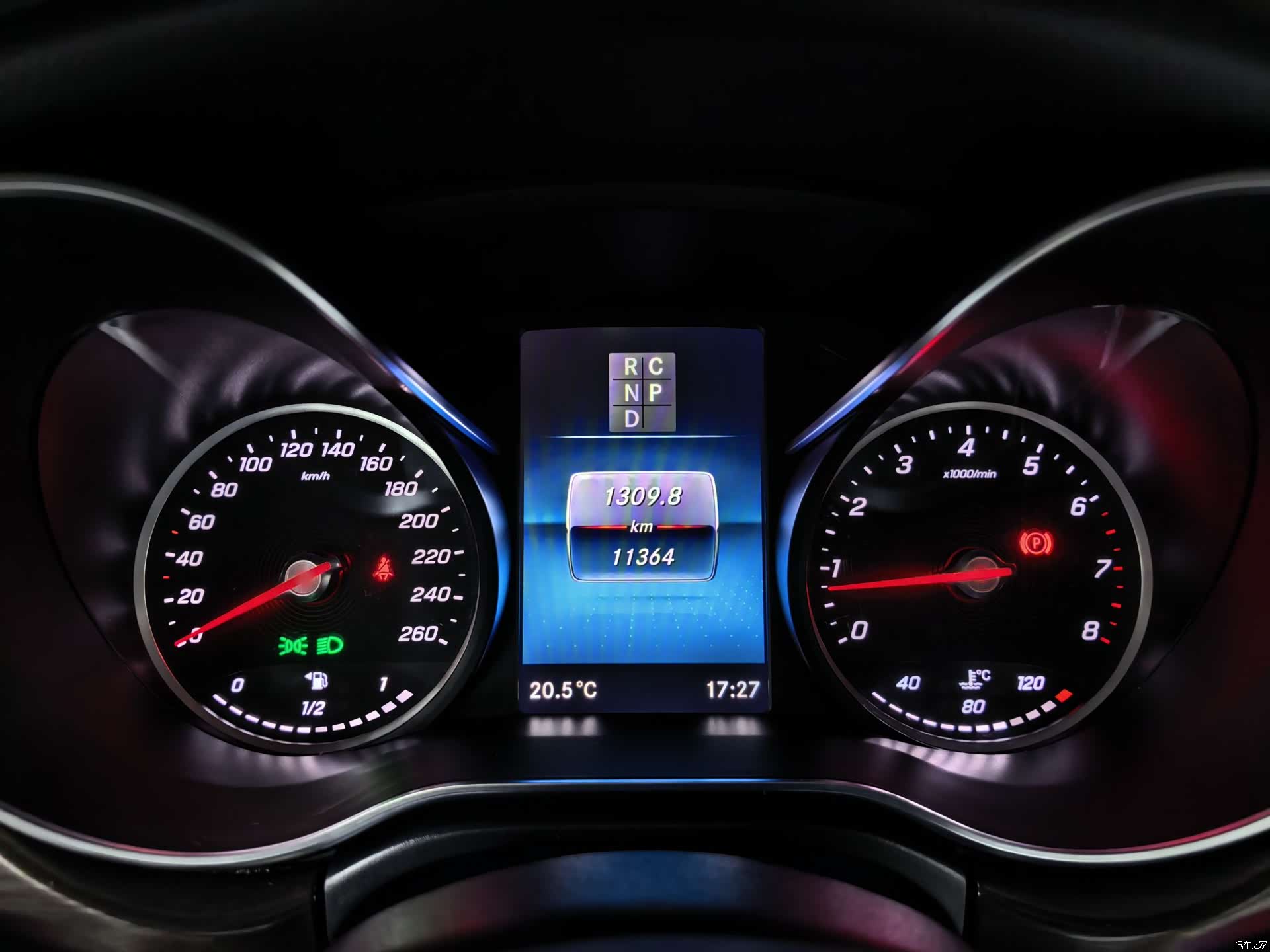 Mercedes-Benz V-Class, 2024 4
