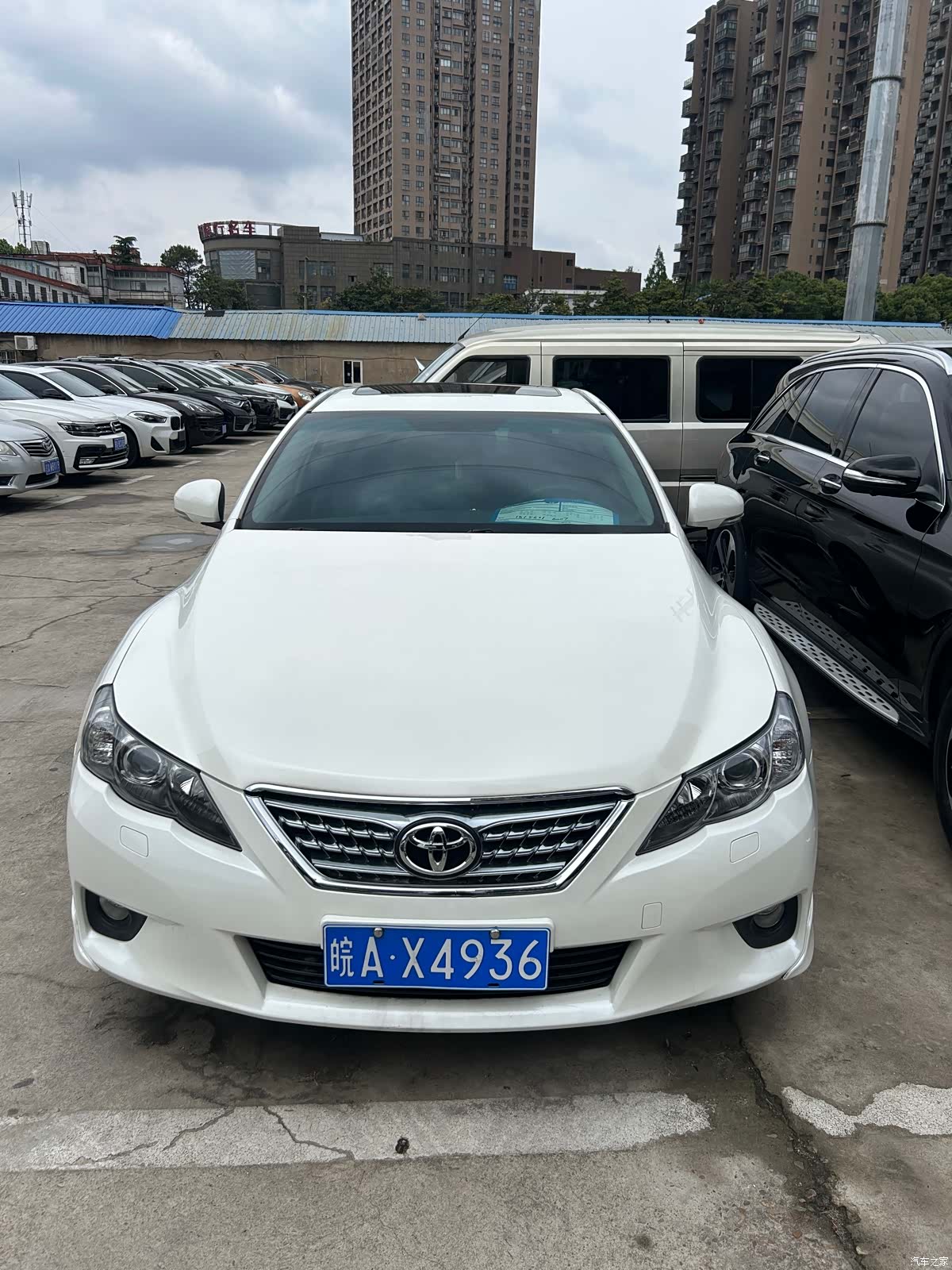 Toyota 2.5V, 2013 1