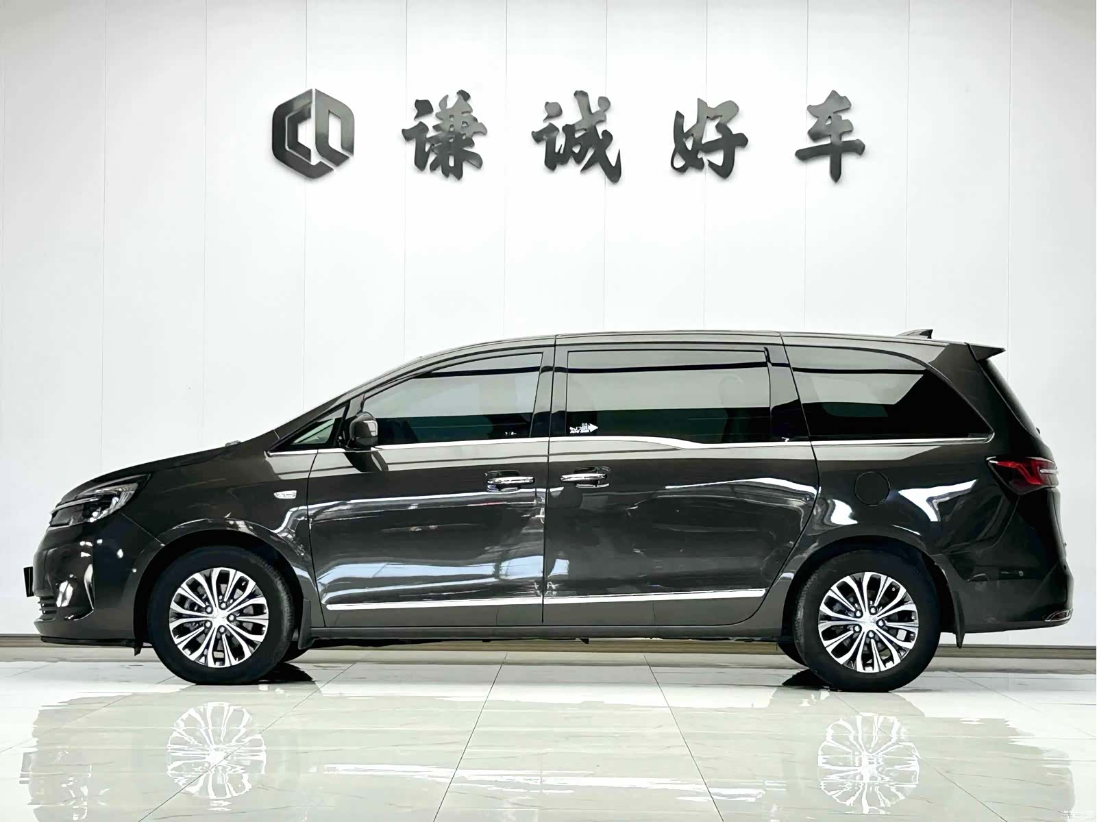 Buick GL8, 2022 4