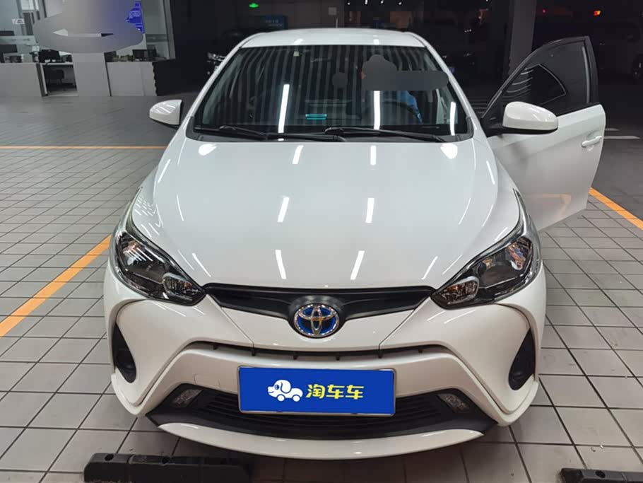 Toyota YARiS L to enjoy