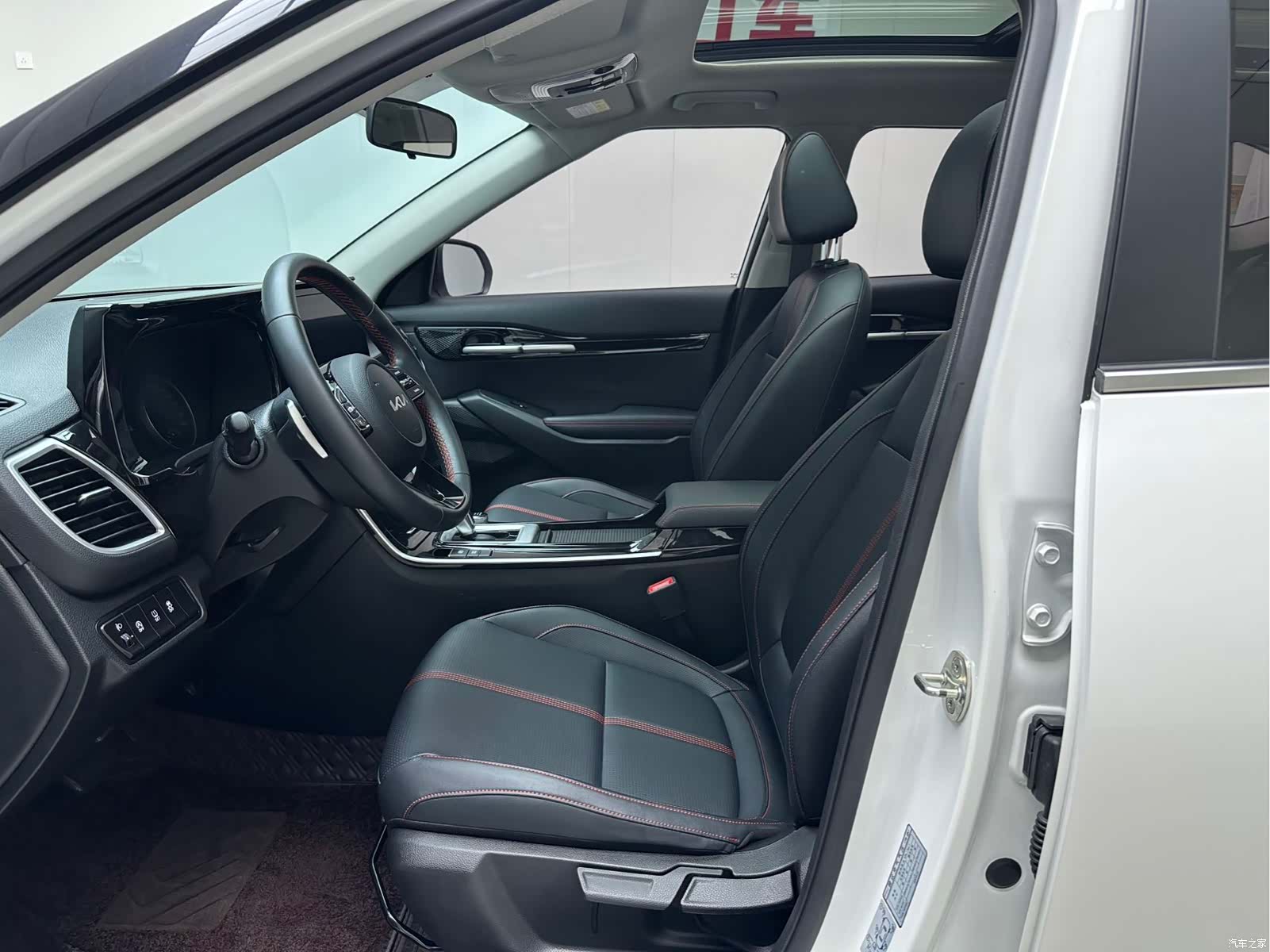 Kia KX3, 2022 4