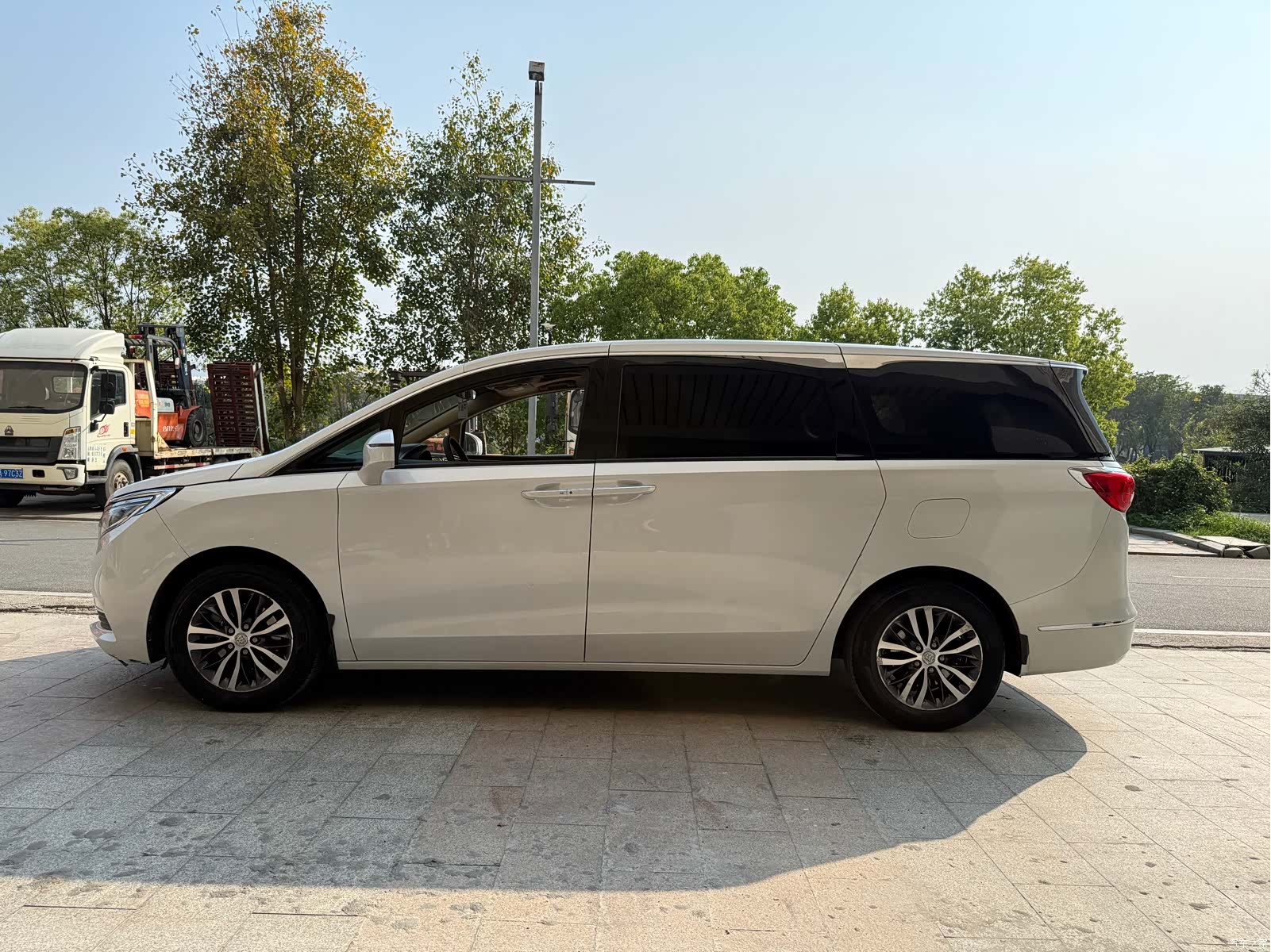 Buick GL8, 2018 4