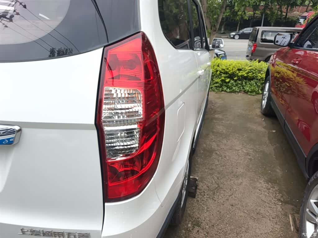 Wuling Hongguang, 2015 8