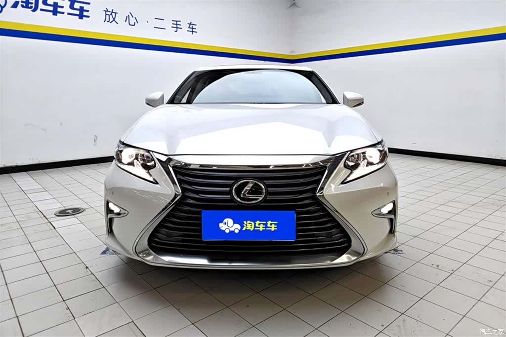 Lexus ES, 2018 2