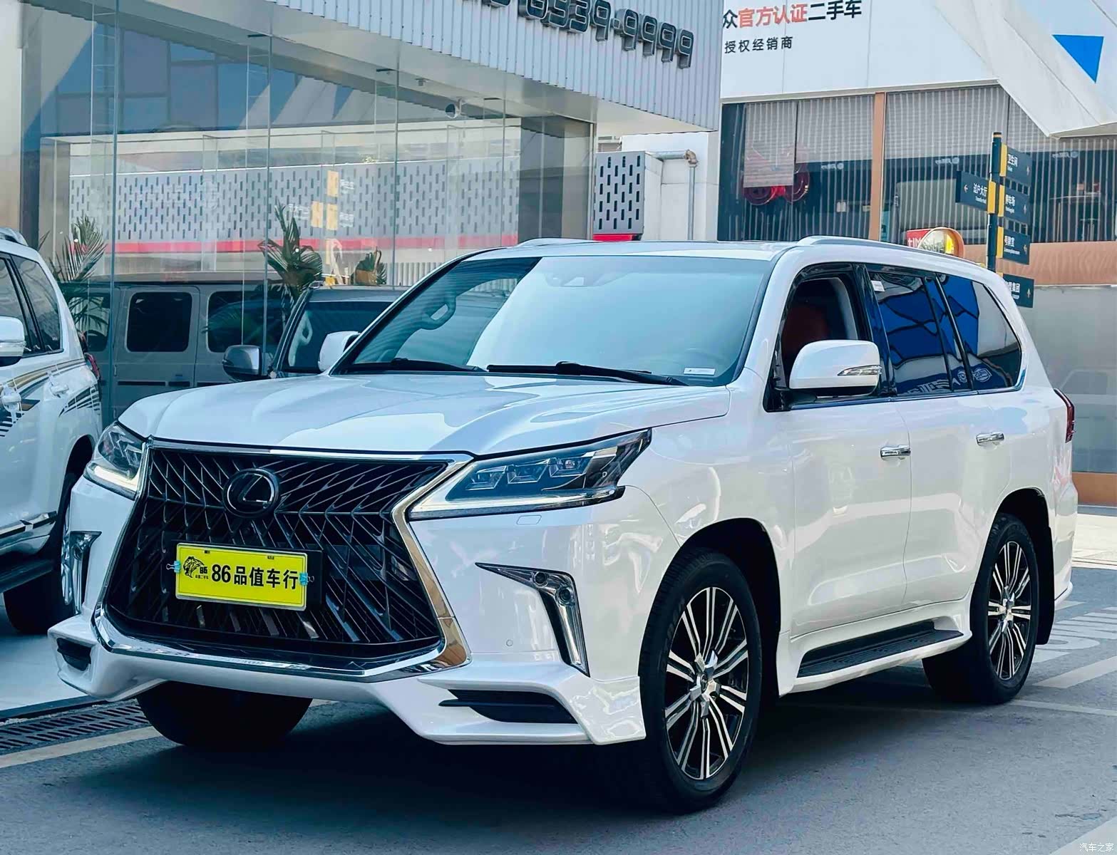 Lexus LX, 2019 1