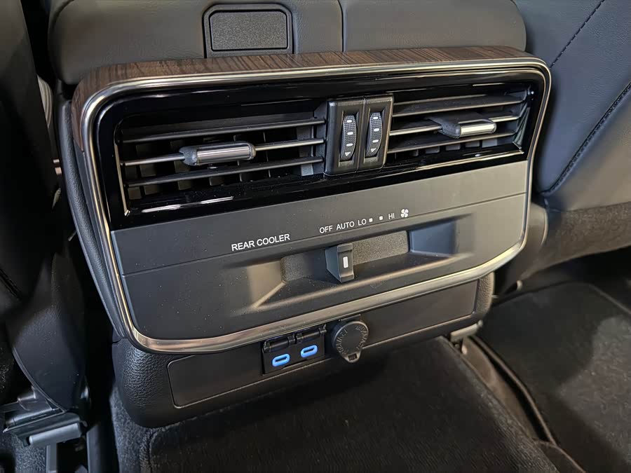 Toyota Land Cruiser 2024, фото 17
