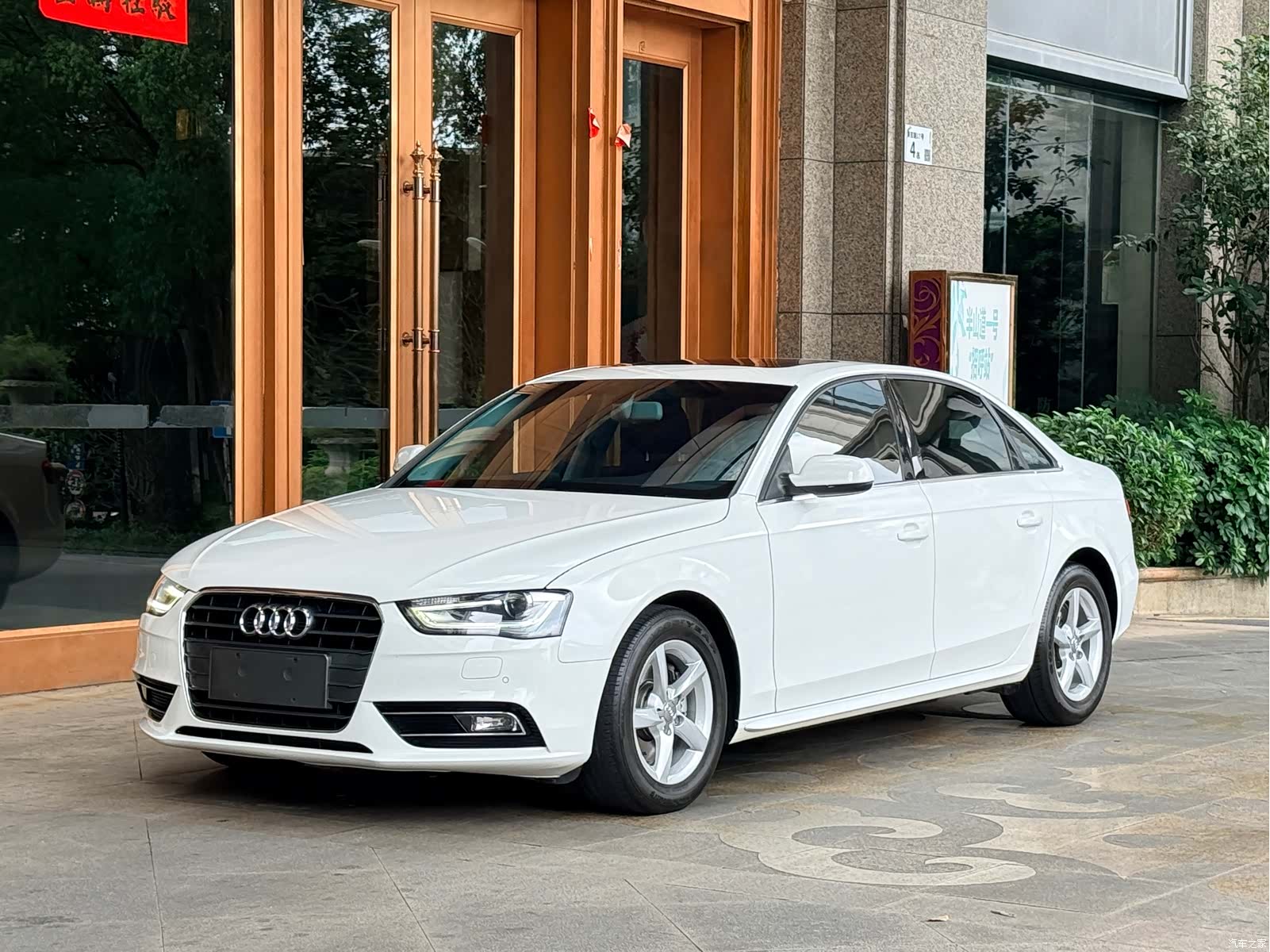 Audi A4L, 2014 1