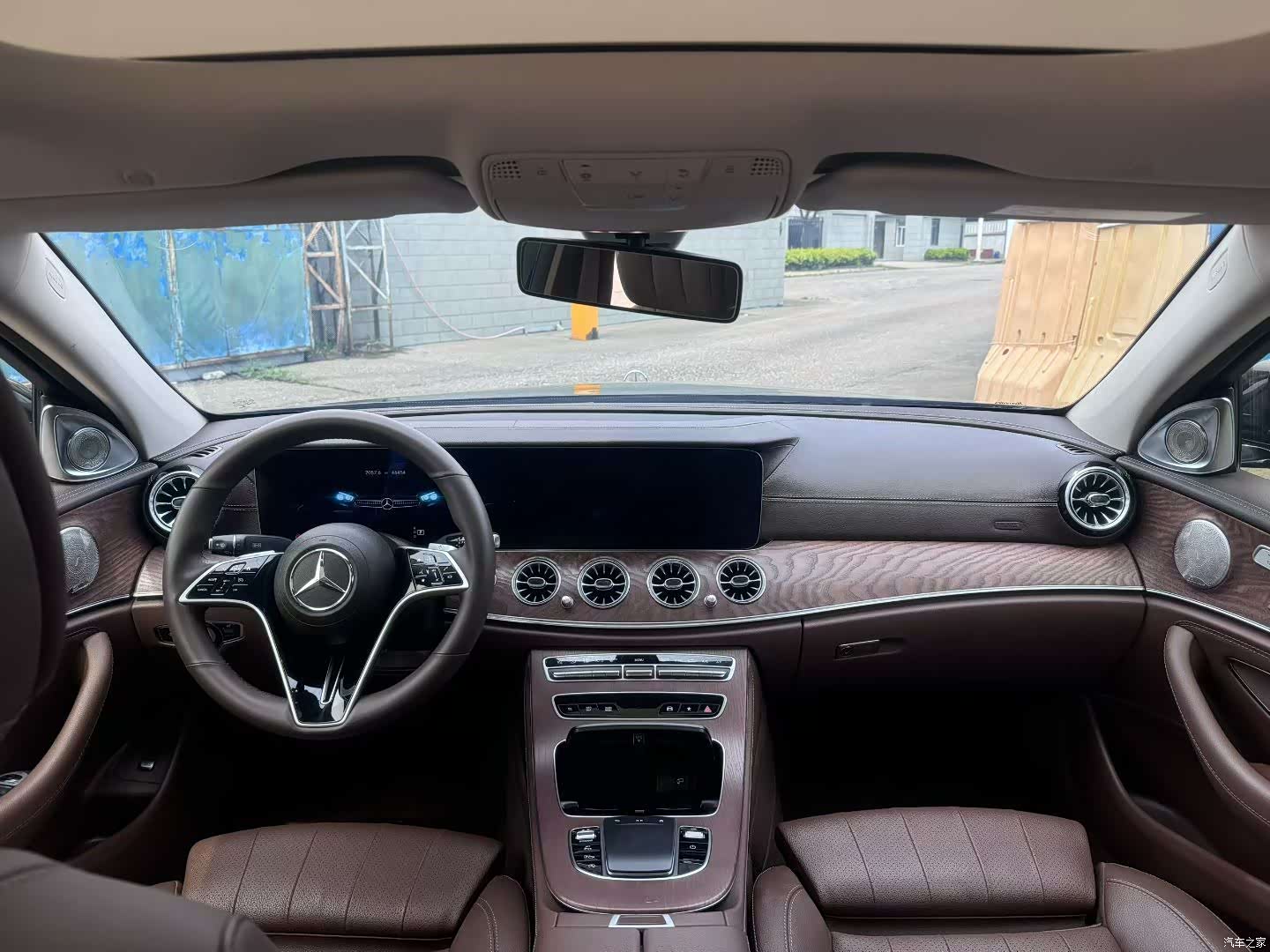 Mercedes-Benz E-Class, 2023 все фото