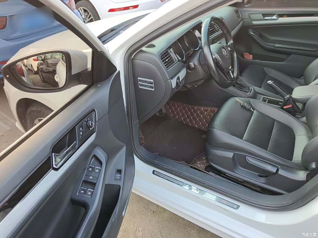 Volkswagen Sagitar, 2016 12